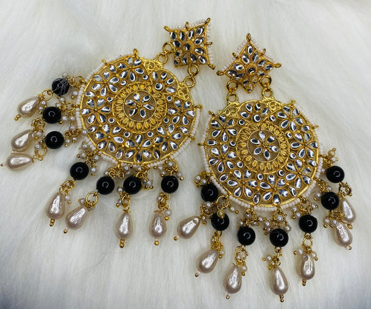 Taare Noir Round Earrings